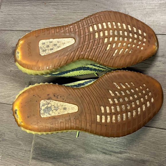 Yeezy Boost 350 V2 ‘Semi Frozen Yellow’ Size 8 - Picture 5 of 10